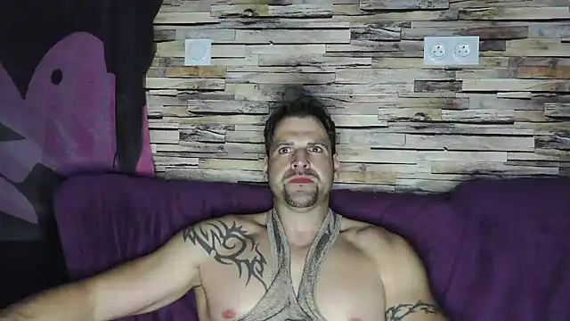 XxBigboybandxX online show from 28, 2, 2025