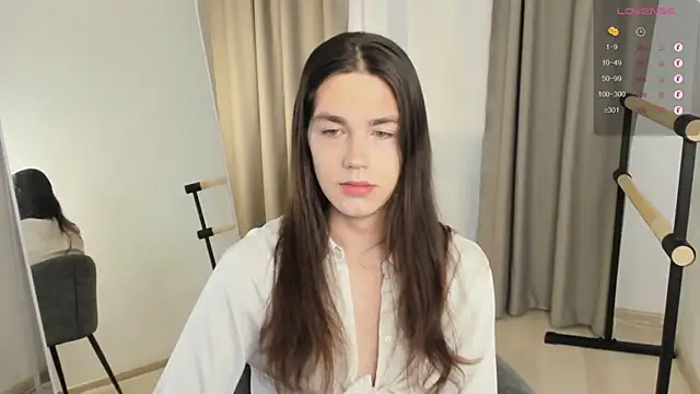 Snapshot of Alfreda_Mills chatting on 6, 11, 2025 Alfreda Mills online show from 6, 11, 2025