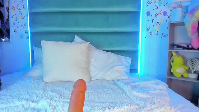 MelodiLovee  online show from 18, 3, 2025