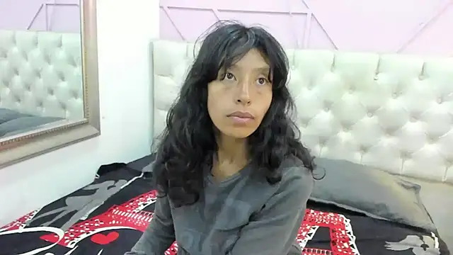 karolinee 66  online show from 25, 4, 2026