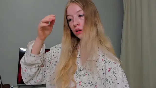 Snapshot of minidivaa_ chatting on 4, 3, 2025 minidivaa online show from 4, 3, 2025