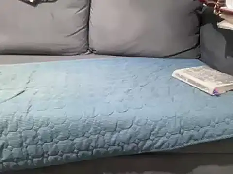 4small4inchlol online show from 4, 1, 2025