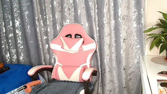 MissBigNipples online show from 28, 7, 2026