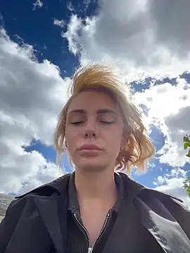 SandraCarter online show from 27, 4, 2026