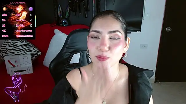 Carolaine69  online show from 5, 6, 2026