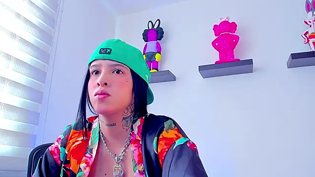 Gangster Girl online show from 21, 12, 2024