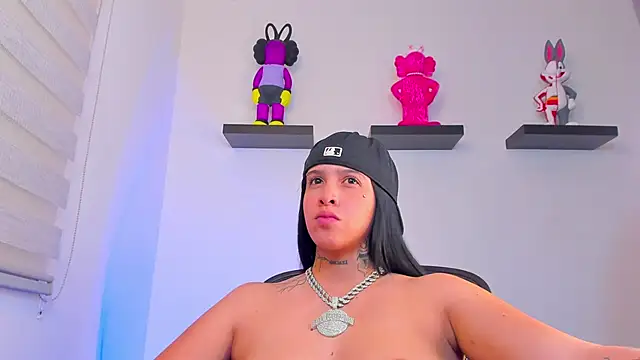 Gangster Girl online show from 23, 12, 2024