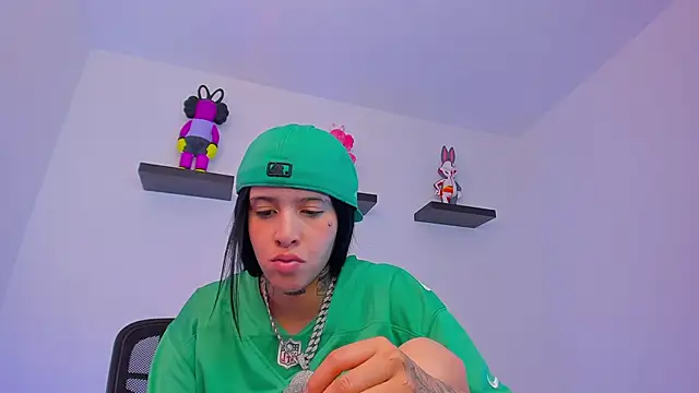 Gangster Girl online show from 6, 2, 2025