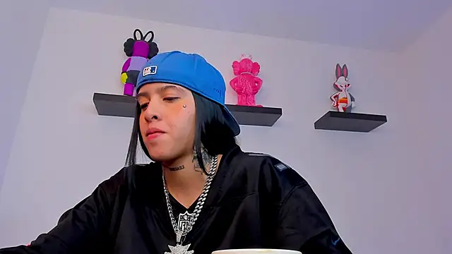 Gangster Girl online show from 9, 2, 2025