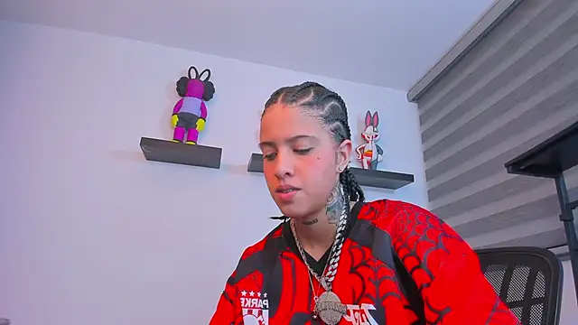 Gangster Girl online show from 6, 11, 2025