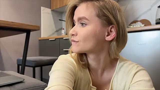 Adelovenick online show from 19, 4, 2026