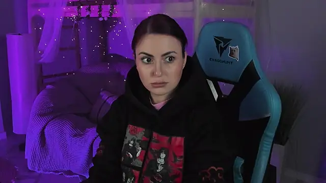 Snapshot of Lana__May chatting on 8, 11, 2025 Lana May online show from 8, 11, 2025