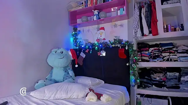 meganthompsonn22 online show from 7, 12, 2024