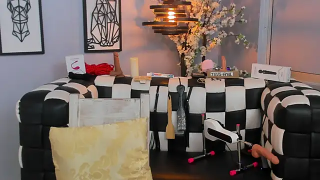 SARAFOXX  online show from 22, 12, 2024