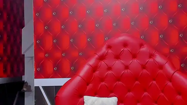 SARAFOXX  online show from 15, 2, 2025