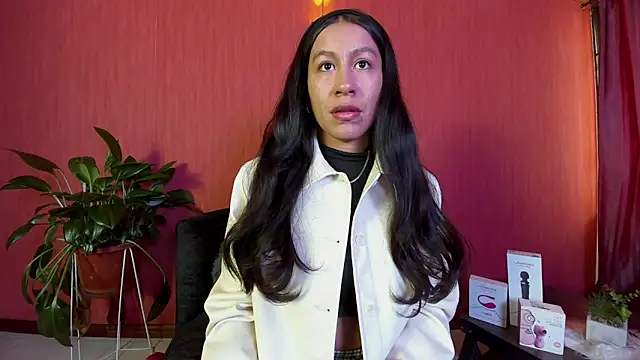 EmiGomez  online show from 6, 4, 2026