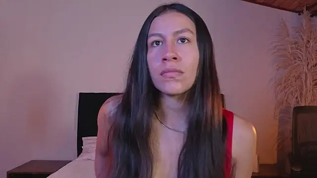 EmiGomez  online show from 19, 4, 2026