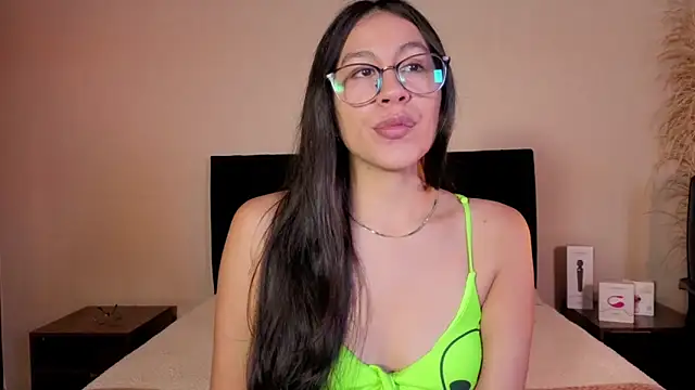 Snapshot of EmiGomez_ chatting on 30, 5, 2026 EmiGomez online show from 30, 5, 2026