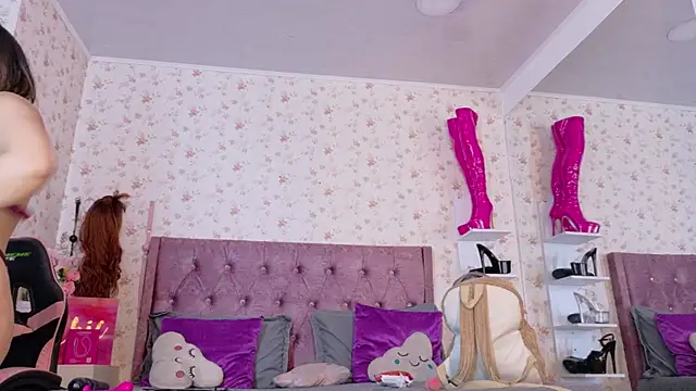 AvrillThomas online show from 27, 4, 2026