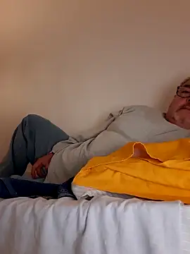 Snapshot of bluangelo chatting on 13, 11, 2025 bluangelo online show from 13, 11, 2025