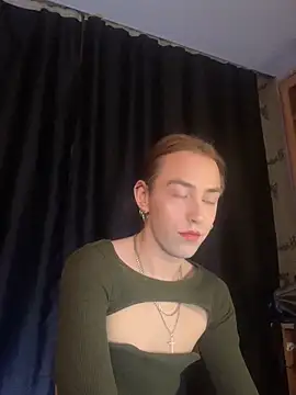 Avril Pearly  online show from 5, 2, 2025