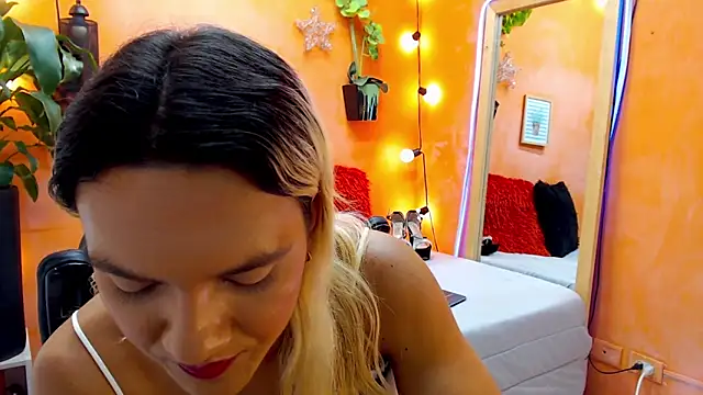 aslyhernandez 7 online show from 30, 12, 2024