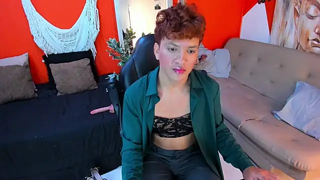 aslyhernandez 7 online show from 18, 4, 2026