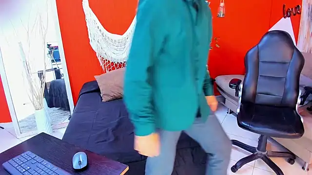 aslyhernandez 7 online show from 21, 4, 2026