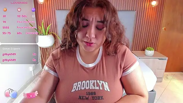 Snapshot of nadine_russo chatting on 28, 12, 2024 nadine russo online show from 28, 12, 2024