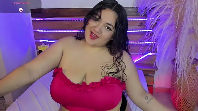 Snapshot of nadine_russo chatting on 27, 2, 2026 nadine russo online show from 27, 2, 2026