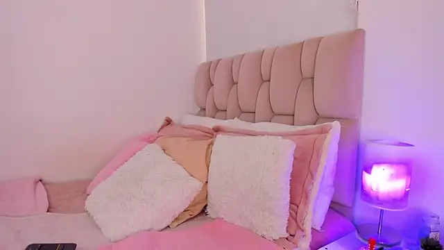 ZarianaEvanz online show from 24, 4, 2026