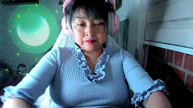 Snapshot of Shaddycute_ chatting on 18, 6, 2026 Shaddycute online show from 18, 6, 2026