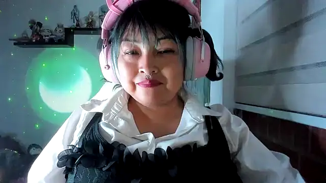 Snapshot of Shaddycute_ chatting on 21, 6, 2026 Shaddycute online show from 21, 6, 2026