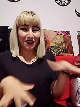 Snapshot of florecita9 chatting on 10, 1, 2025 florecita9 online show from 10, 1, 2025