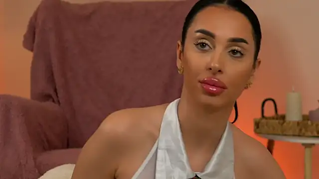 Snapshot of KairaAndrews chatting on 8, 6, 2026 KairaAndrews online show from 8, 6, 2026