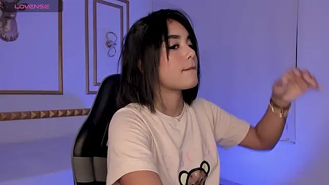 caro03x online show from 30, 10, 2025