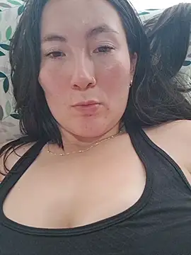 Elle Lee  online show from 15, 4, 2026