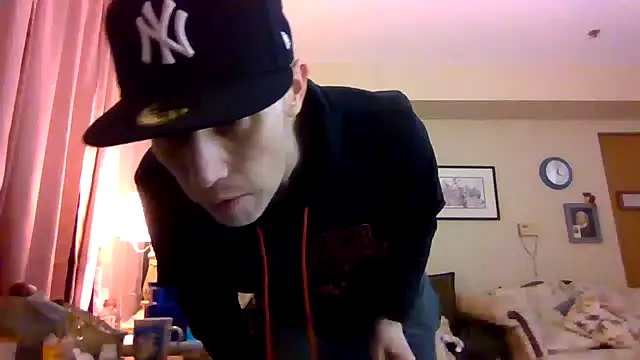 Snapshot of kollzCloudzz chatting on 8, 4, 2026 kollzCloudzz online show from 8, 4, 2026