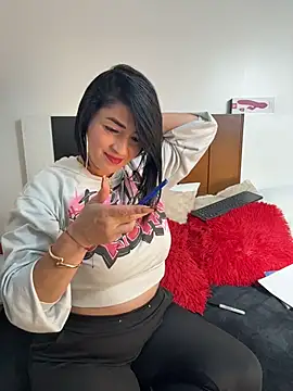 karenlennox1 online show from 24, 4, 2026