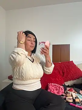 Snapshot of karenlennox1 chatting on 6, 5, 2026 karenlennox1 online show from 6, 5, 2026