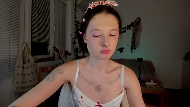 Jenny darling love online show from 2, 1, 2025