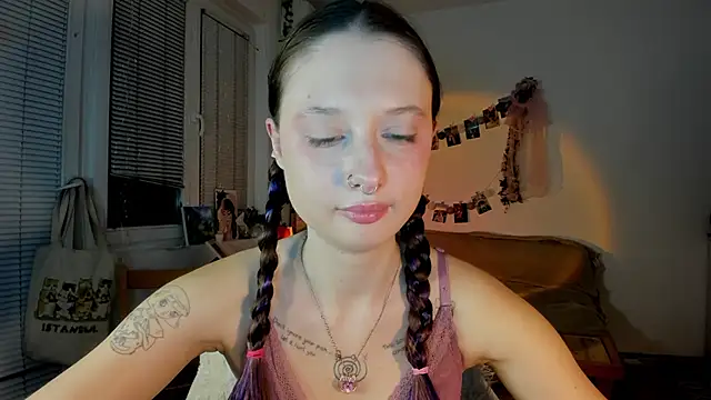 Jenny darling love online show from 13, 3, 2025