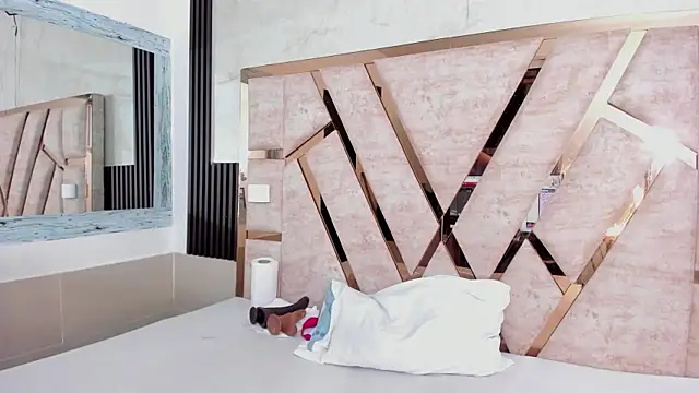 molly sweetee online show from 21, 9, 2025