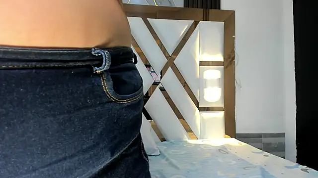 molly sweetee online show from 24, 4, 2026