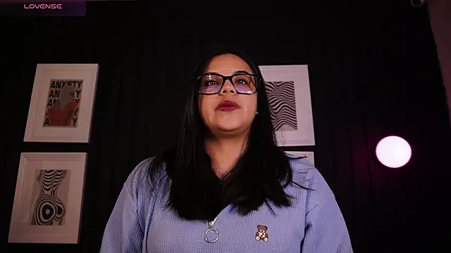 Sophia wilsonn  online show from 27, 4, 2026