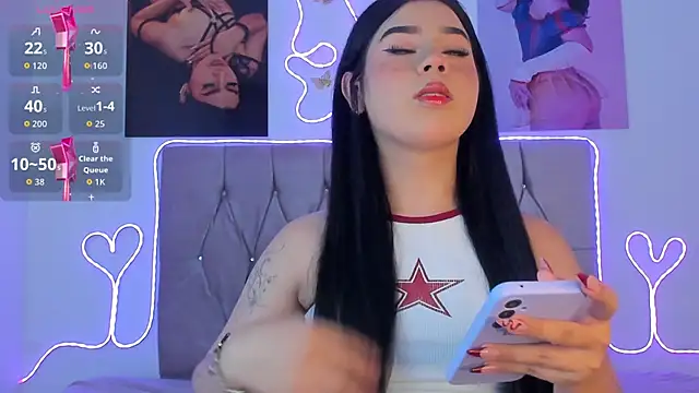 Ashley piinkk  online show from 29, 4, 2026