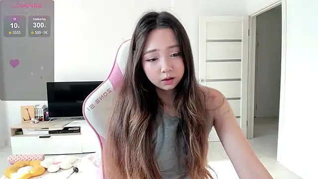 Snapshot of Fluffy_Rose chatting on 12, 7, 2026 Fluffy Rose online show from 12, 7, 2026