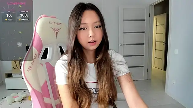 Snapshot of Fluffy_Rose chatting on 28, 7, 2026 Fluffy Rose online show from 28, 7, 2026