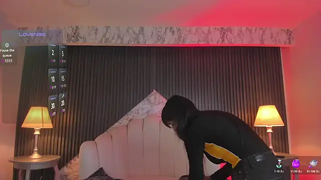 MeganDraco  online show from 28, 10, 2025