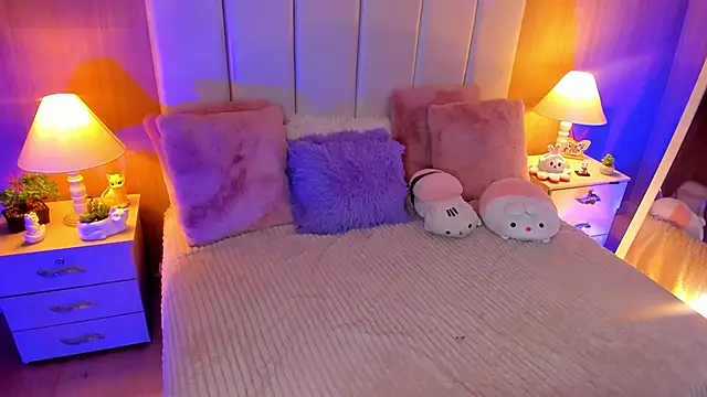 Snapshot of CaseyPiierce chatting on 4, 11, 2025 CaseyPiierce online show from 4, 11, 2025